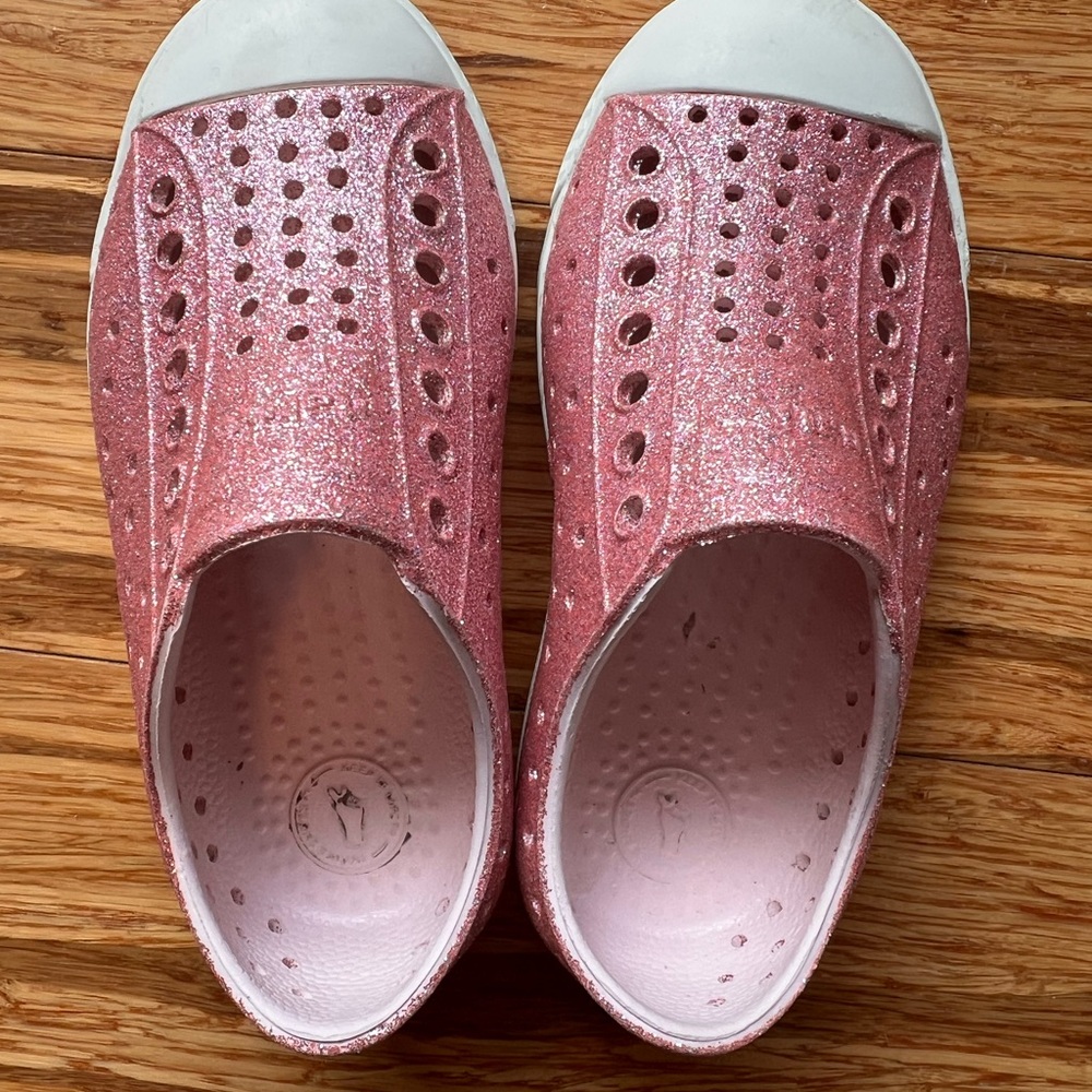 Native Jefferson Bling Glitter Sparkling Pink Perforated Slip-Ons - Picture 3 of 5
